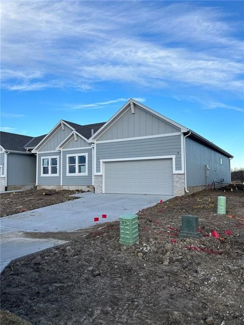 1212 Sw Windbrook Dr, Lee's Summit, MO, 64082 | Card Image