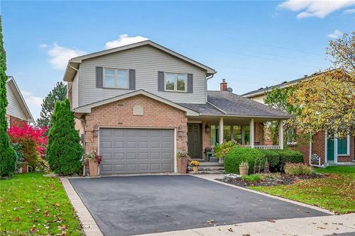 12 Vance Cres, Waterdown, ON, L8B0B8 | Card Image
