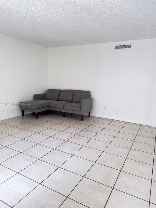 APT-208J - 6900 Sw 39 Th St, Condo with 2 bedrooms, 2 bathrooms and null parking in Davie FL | Image 4