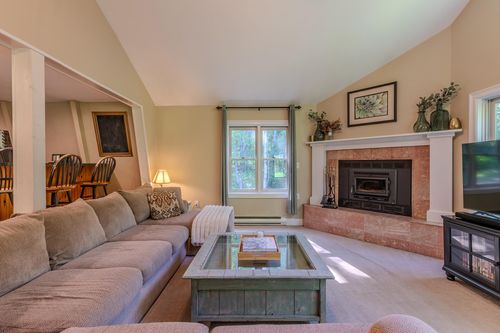 1 Beaver St, Winhall, VT, 05340-9734 | Card Image