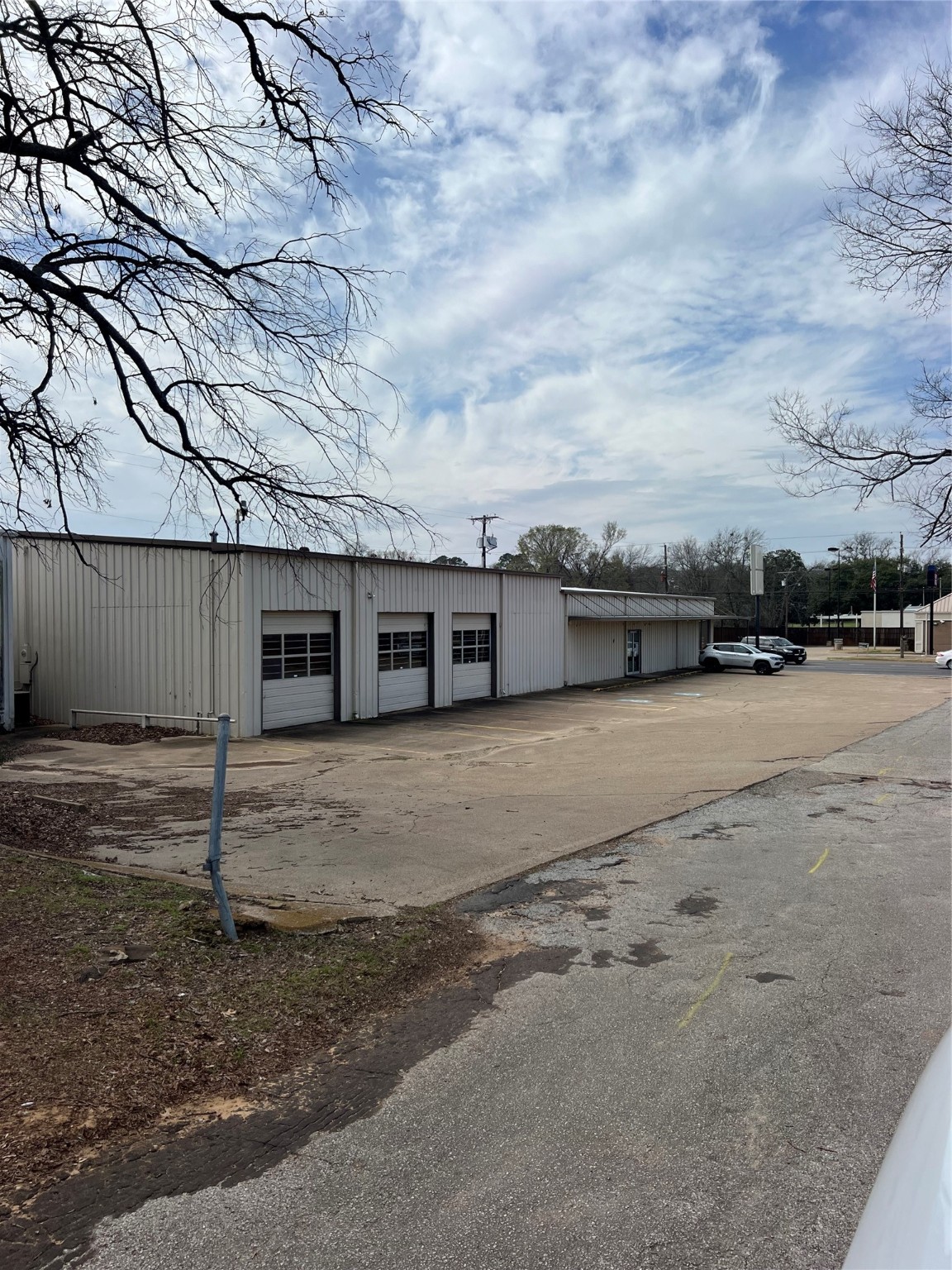 209 S Palestine St, Athens, TX 75751