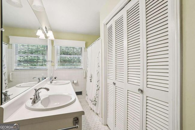 415 Haven Ln, House other with 5 bedrooms, 3 bathrooms and 2 parking in Marietta GA | Image 16
