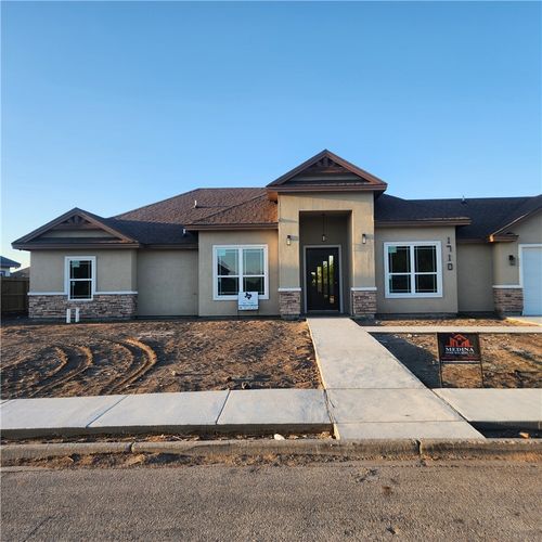 1710 The Grand Dr, Kingsville, TX, 78363-6933 | Card Image