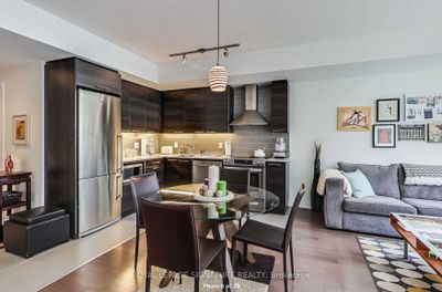 321 - 3 Market St, Condo with 1 bedrooms, 1 bathrooms and null parking in Toronto ON | Image 2