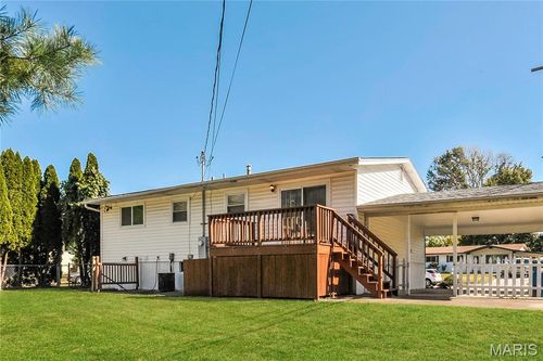 2703 Arrow Heights Dr, Maryland Heights, MO, 63043-1782 | Card Image