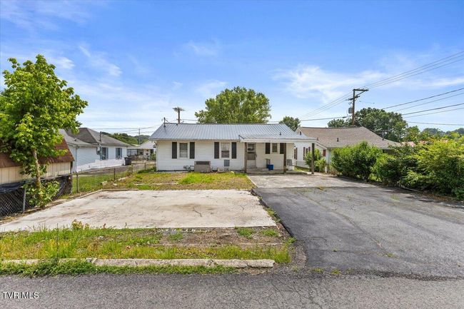 204 E Millpond St, House other with 3 bedrooms, 1 bathrooms and null parking in Kingsport TN | Image 5