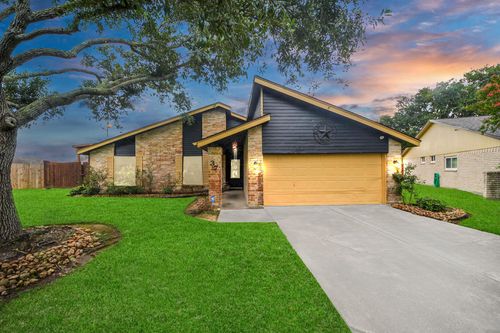 37 Wagon Lane Loop, Angleton, TX, 77515-2727 | Card Image