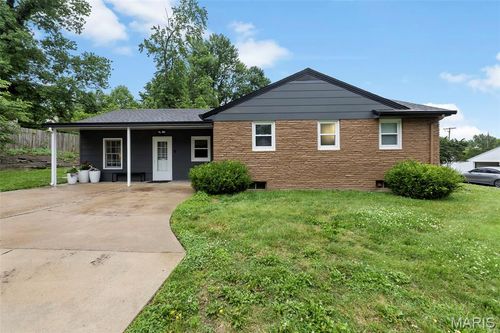 860 Poppy Ln, Cape Girardeau, MO, 63701-3629 | Card Image