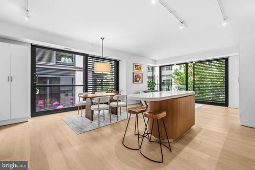 315-925 H St Nw, WASHINGTON, DC, 20001-4975 | Card Image