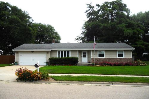 1065 Tara Drive, Sun Prairie, WI, 53590 | Card Image