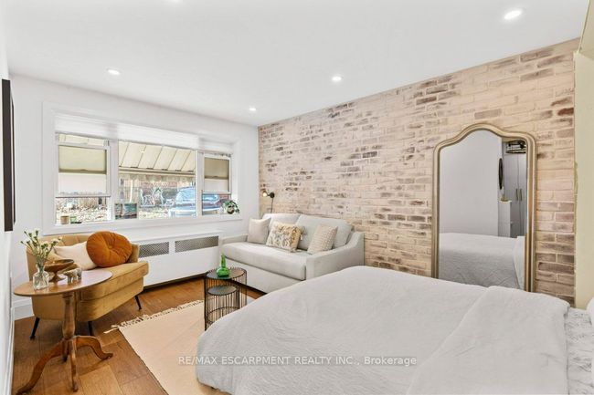 5 - 137 Emerald St S, Condo with 1 bedrooms, 1 bathrooms and 1 parking in Hamilton ON | Image 6