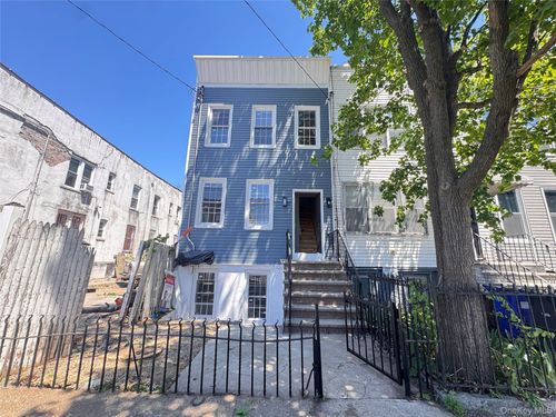 791 Logan St, Brooklyn, NY, 11208-6025 | Card Image