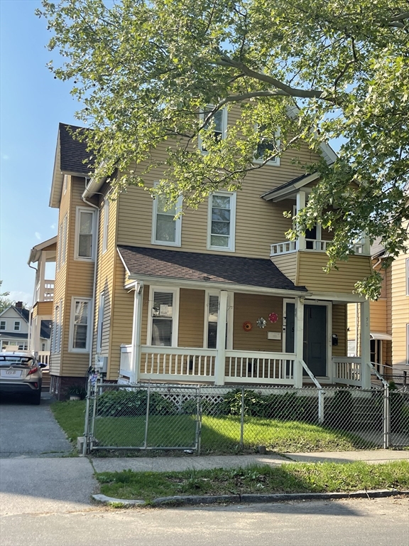 52 Acushnet Ave, Springfield, MA 01105