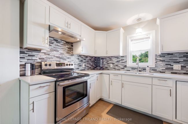 33967 Saintsbury Line, House other with 2 bedrooms, 2 bathrooms and 5 parking in Lucan Biddulph ON | Image 10