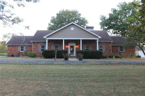 1805 New Mexico Rd, Iola, KS, 66749-3077 | Card Image