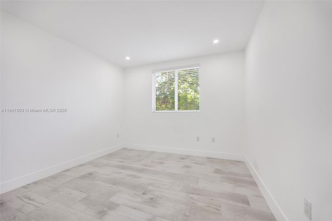 3823 Thomas Ave, House other with 5 bedrooms, 4 bathrooms and null parking in Miami FL | Image 19