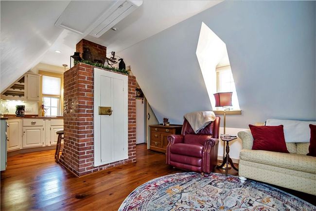 Guest Apartment Interior | Image 16