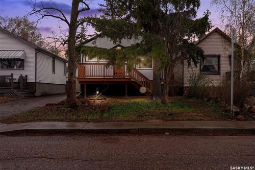 2435 Elliott St, Regina, SK, S4N3H4 | Card Image