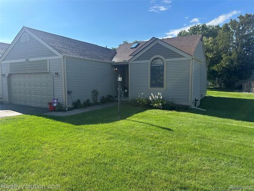 9413 Blue Spruce Ct, Davison, MI, 48423-1186 | Card Image