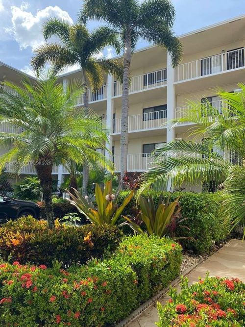 305-7350 Kinghurst Dr, Delray Beach, FL, 33446-2985 | Card Image