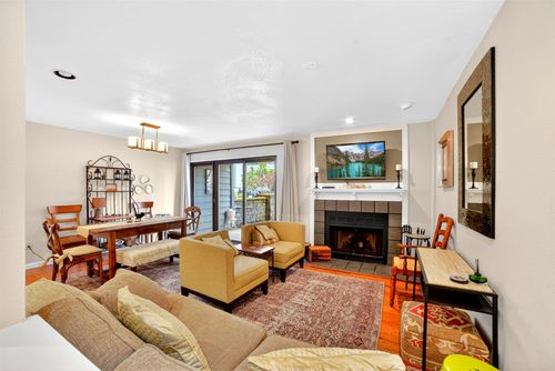 qc1-103-270 Bridge St, Bigfork, MT, 59911-3772 | Card Image