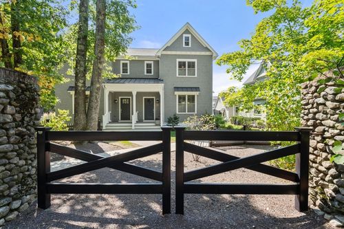 10-10 Fieldstone Way, Wellesley, MA, 02482-6101 | Card Image