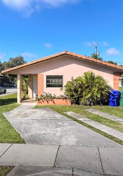 960 Sw 13th Ct, Miami, FL, 33135-5432 | Card Image