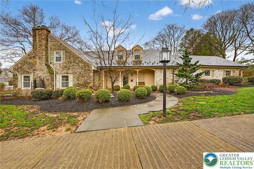 2011 Sycamore St, Bethlehem, PA, 18017-5117 | Card Image