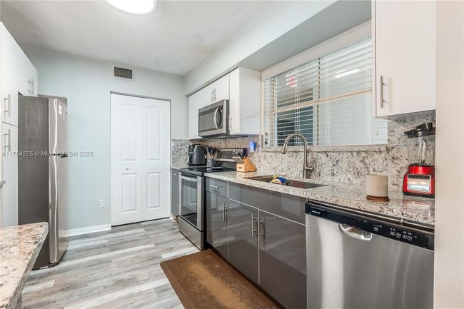 APT-304 - 5962 Morningstar Cir, Condo with 2 bedrooms, 2 bathrooms and null parking in Delray Beach FL | Image 4