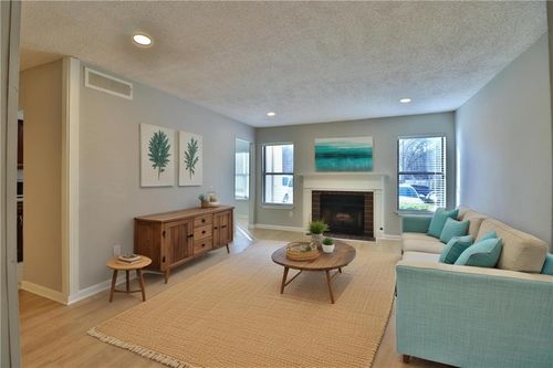 1412 Huntingdon Chase, Atlanta, GA, 30350-4930 | Card Image