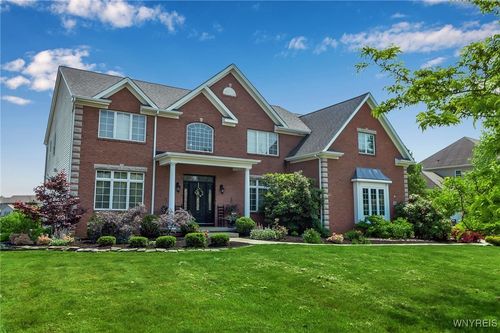 5657 Glen Iris Dr, Clarence Ctr, NY, 14032-9294 | Card Image