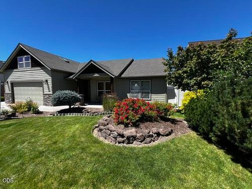 4013 Sw Tommy Armour Ln, Redmond, OR, 97756-7973 | Card Image