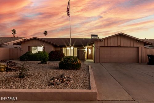 3535 W Saint Moritz Ln, Phoenix, AZ, 85053-4659 | Card Image