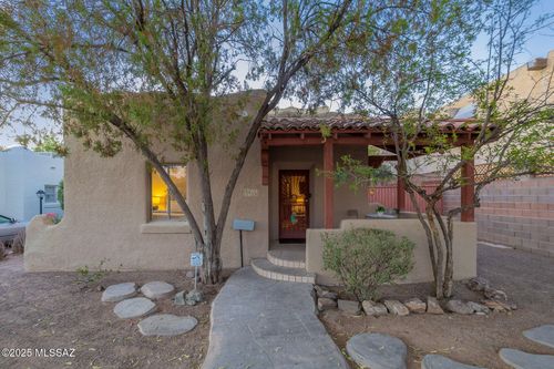 2427 E 1st St, Tucson, AZ, 85719-4912 | Card Image