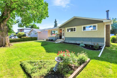 5208 58 St, Lacombe, AB, T4L | Card Image