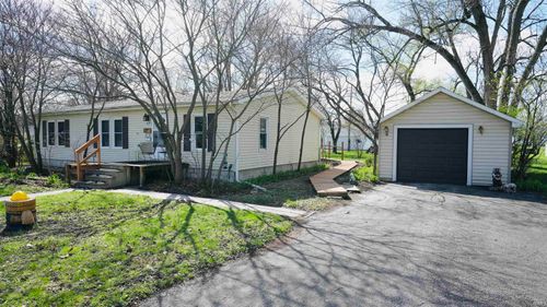 511 W Vine St, North Judson, IN, 46366-1168 | Card Image