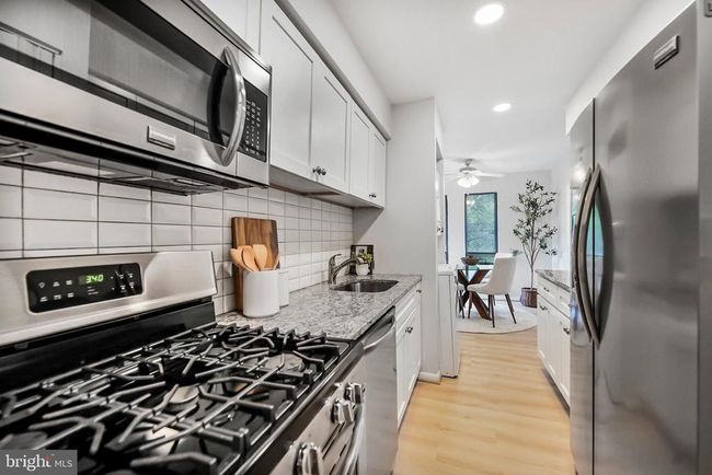 APT-228 - 11224 Chestnut Grove Sq, Condo with 2 bedrooms, 2 bathrooms and null parking in RESTON VA | Image 9