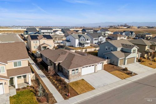 212 E Arimo St, Meridian, ID, 83642-8553 | Card Image