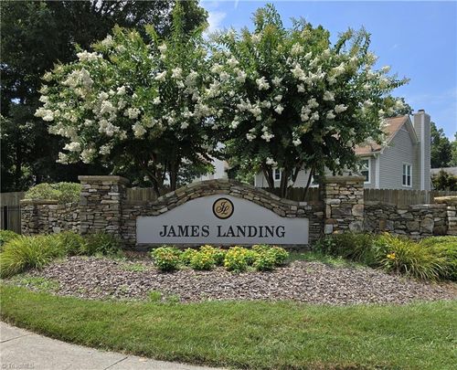 3111 Peninsula Dr, Jamestown, NC, 27282-7502 | Card Image