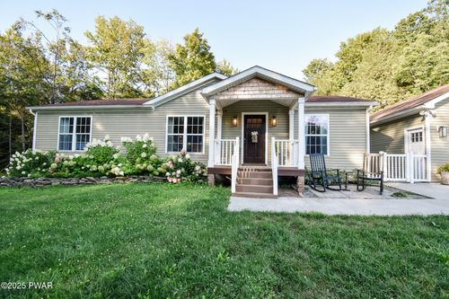 66 Wash Rd, Waymart, PA, 18472-4587 | Card Image