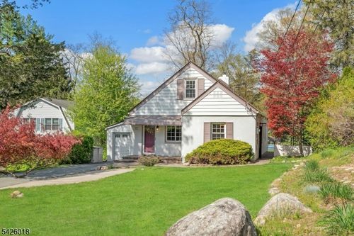17 Andrew Ave, Oakland, NJ, 07436-3819 | Card Image