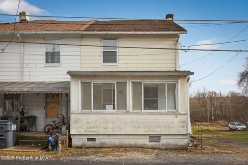 212 Ebervale Rd, Hazleton, PA, 18202-9115 | Card Image