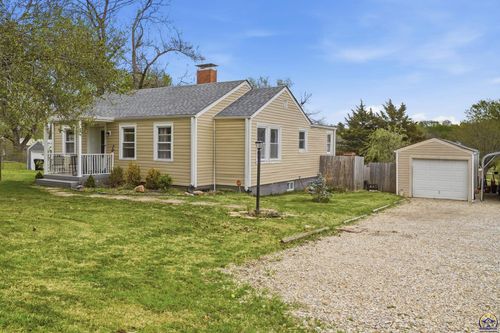 3648 California Ave, Topeka, KS, 66605-2432 | Card Image