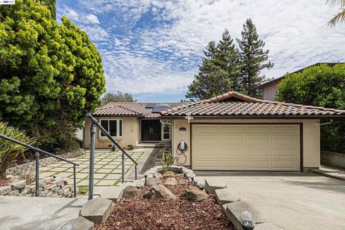 3060 Todd Ct, Castro Valley, CA, 94546-3221 | Card Image