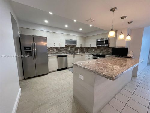 7b-5825 Collins Avenue, Miami Beach, FL, 33140 | Card Image
