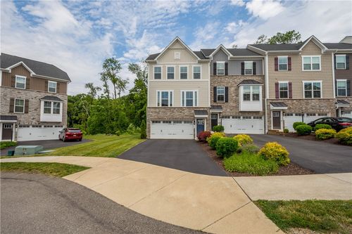 160 Cole Dr, Mc Kees Rocks, PA, 15136-4103 | Card Image