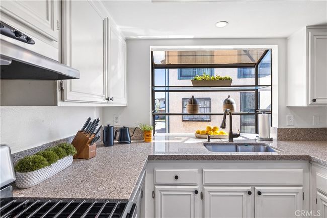 G - 2715 Vanderbilt Ln, Townhouse with 2 bedrooms, 3 bathrooms and 2 parking in Redondo Beach CA | Image 25