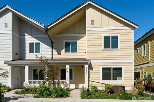 13813 32nd Ln S, Tukwila, WA, 98168 | Card Image