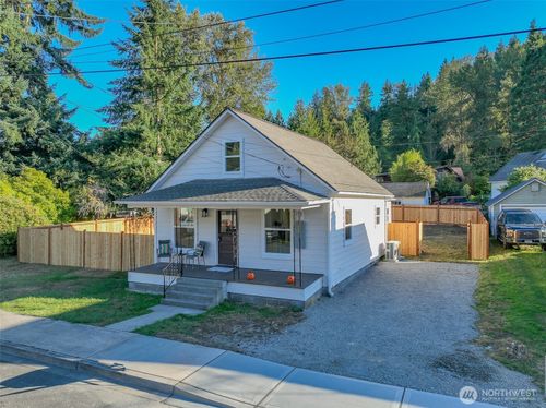 203 Albert St, Wilkeson, WA, 98396-1000 | Card Image