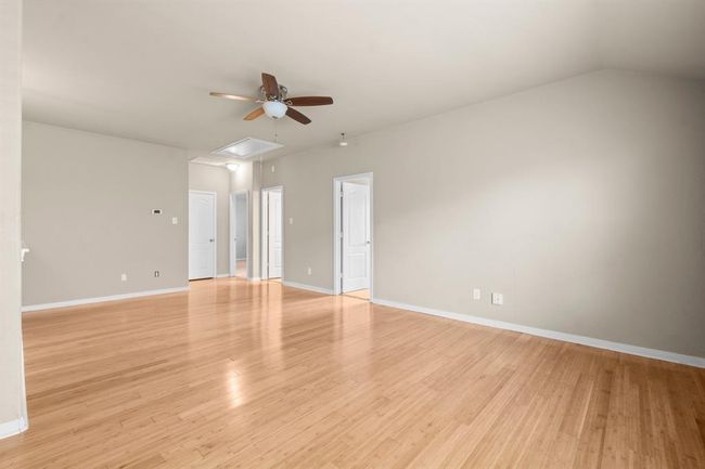 2827 Lockeridge Oaks Dr, House other with 4 bedrooms, 3 bathrooms and 2 parking in Spring TX | Image 26